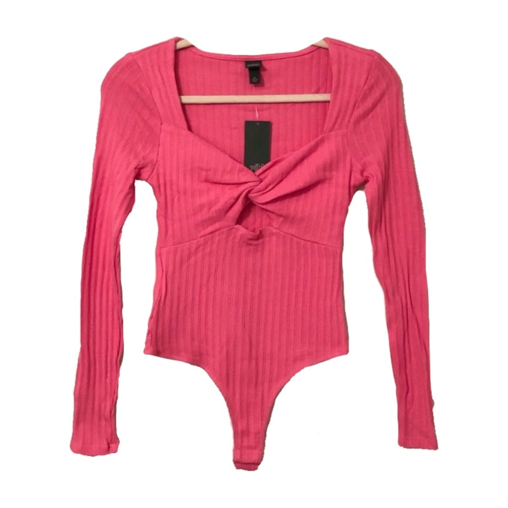 🆕 NWT Long Sleeve Pink Ribbed Bodysuit